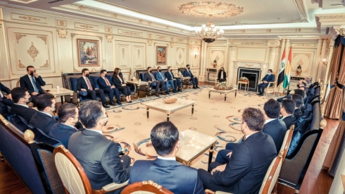 Serokwezîr li gel nunerên her du yekîtiyên Xwendekar û Ciwanan civiya