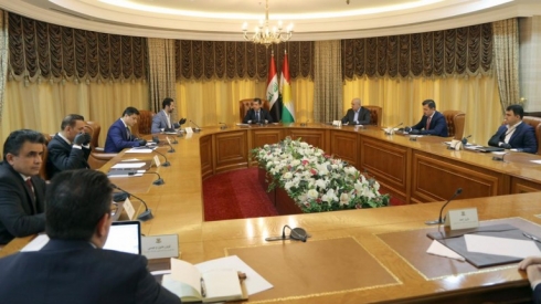 Serokwezîrê Kurdistanê Mesrûr Barzanî li gel şanda danûstankar ya Kurdistanê yaku hefteya derbazbûyî serdana Bexdayê kiribû civiya 