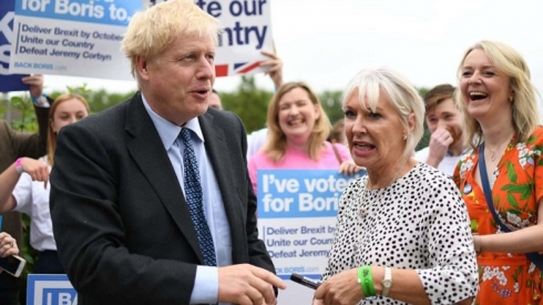 Wezîreke Brîtanî tûşî vîrusa Korona bû