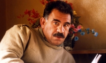 Cepheya Turkmenî li Kerkûkê wêneyên Ocalan didirîne