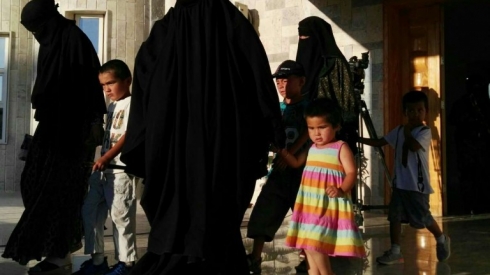 148 jin û zarokên DIŞIê radestî hikûmeta Ozbekistanê hatin kirin