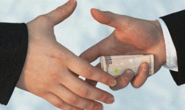 Kurê serokê bereya turkmanî ji ber bertîldanê ji qutabxanê hat derkirin