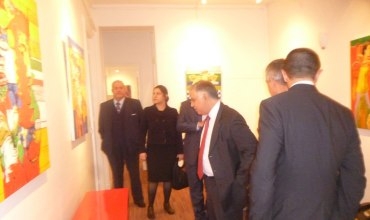 Nuneratiya Hikûmeta Herêma Kurdistanê li Parîs pêşangeheke şêwekarî bo  hunermendên kurd li Ferensa saz dike