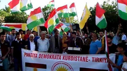 PDKT roja Zimanê Dayikê pîroz dike