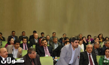 بوونی ئافرەت لەنێوان سیاسەت و ئێكسسواردا