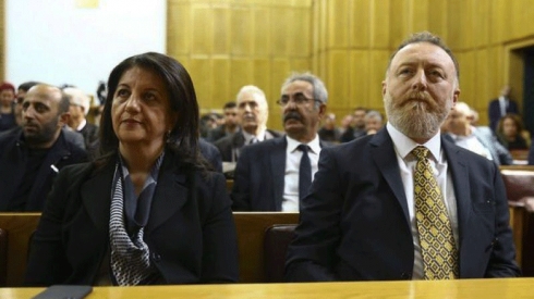 Buldan: Xûla derbasûyî ya Meclisa Tirkiye cihê şermezariyê bû