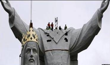 Dirust kirina mezintirîn Peykerê Mesîhê Pêxember li Polenda