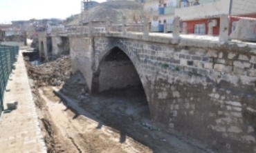 Pira dîrokî Pira Deştê ya Cizîrê hilweşiya