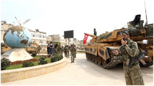 Artêşa Tirkiyê ji Efrîniyan dixwaze nasnameya Tirkiyê hilbigirin