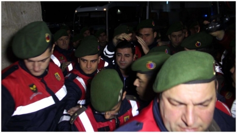 Eger heye îro Demîrtaş bê berdan