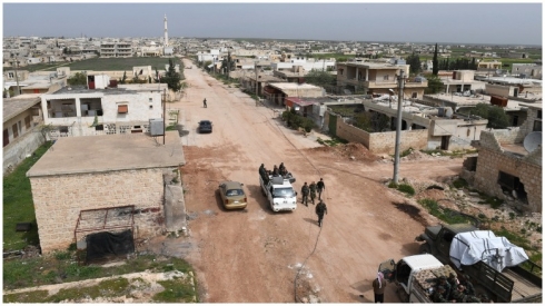 Şêwirmendên serbazî yên Îranî ji bajarê Til Rif'et derketin