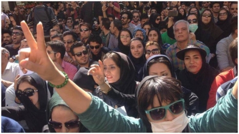 Dîsa xwepêşandan li Îranê derketin û hêzên emnî 6 xwepêşander kuştin