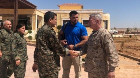 Mezlûm Kobanê û Kenneth McKenzie civiyan