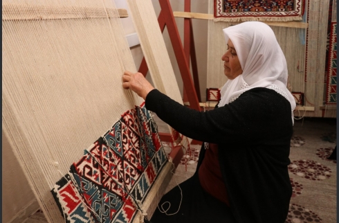 Cacimên 'Jîrkî' li Bêtşebabê bi destên jinên hunermend ên Kurd tên çêkirin