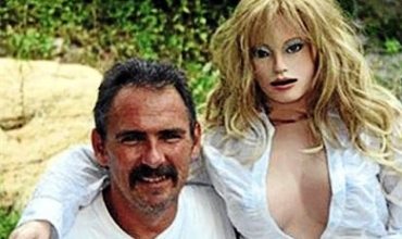 Bi destê xwe jina xwe çêkir