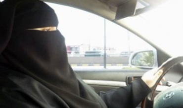 Siûdiyê gef li jinên ajovan xwar