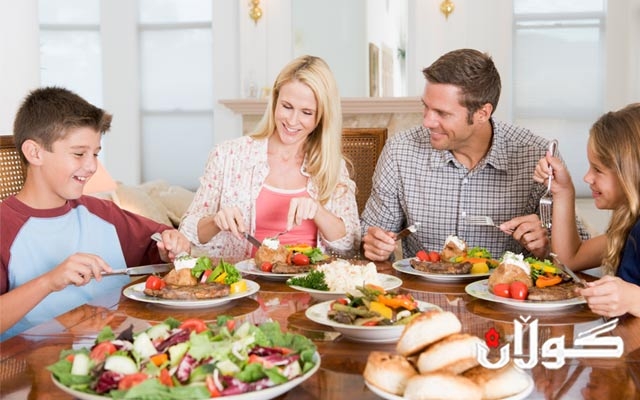 ئافرەتان خۆیان بۆ پێشوازی  لە مانگی رەمەزان ئامادە دەكەن