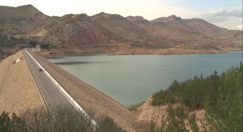 Jinekê xwe bi tirombêl ve havête di sikrê Duhokê de