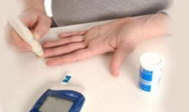 Dayîkên ku qelew in, zarokên wan bi şekir dikevin