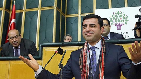 Şandeyeke HDP'ê bi Balyozan re dicive