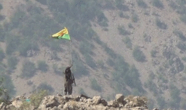 Gerîlayên HPG'ê ala xwe li Şemzînanê hildan