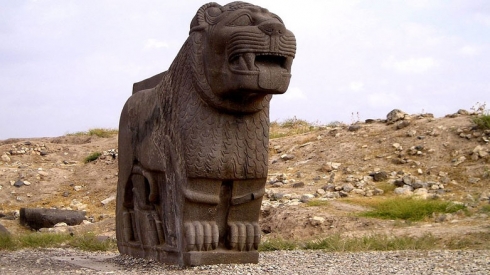 Artêşa Tirkiyê û çekdarê wê şûnwarên Efrînê didizin