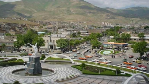 Babêk du keçên xwe kuşt