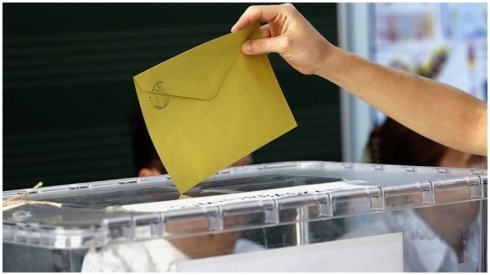 Dibe encama hilbiartina Stenbolê guhertinan di siyaseta Tirkiyê de bike