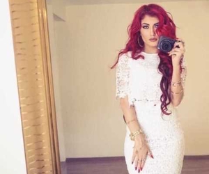 Helly Luv ligel stranbêjekî Alman klîbek hevbeş çêkir