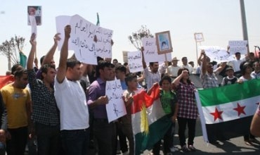 Li paytexta kurdistanê Kurdên Sûriya xwepêşandan sazkir