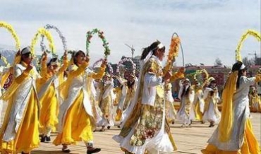 Grûbeke Kurdî beşdarî konferansa Newroza Tacekîstanê dibe