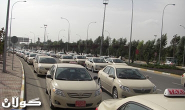 تاكسیەكان بۆخۆیان دەدوێن، ئافرەتانیش دەترسن