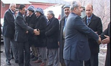 Heyeteka serokê Kurdistanê Mesûd Barzanî hat sersaxiya gundiyên Robozkê