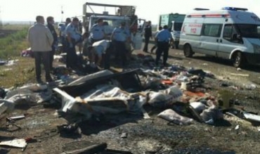 Li Agirî û Kirikkaleyê di qezayên trafîkê de 19 kes mirin