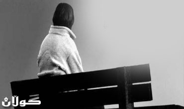 شانزە ساڵە لێی دوورە