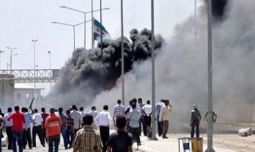 Xelkê Sûriyê polîsekî Tirkiyê kuştin