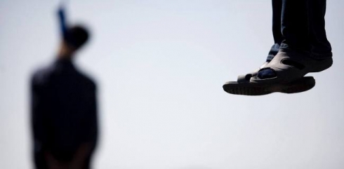 Keçek 15 salî di nav kampeke awareyan de xwe xeniqand