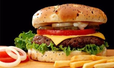 Kesên ku bi lez dixun qelewtir in