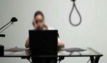 Li ber kamîra internetê xwe kuşt