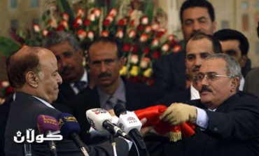 Yemen’s Saleh formally steps down after 33 years at helm, hands over power to Hadi