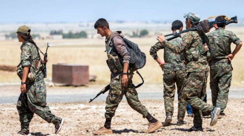 Li Ezazê şer di navbera YPG û grûpên çekdar de derket