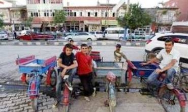 Di Roja Zarokan a Cîhanî de zarokê 3 salî li dadgehê îfadê dide