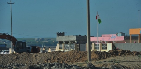 Çekdarên DAIŞê çek danîn û reviyan