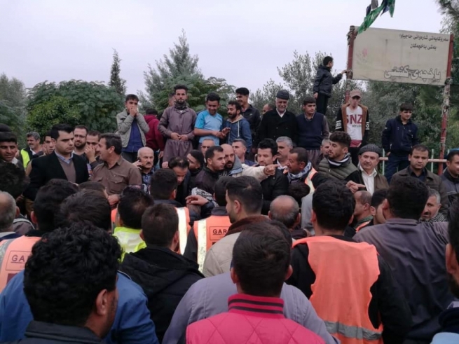  لە ڕانیە ژمارەیەك كرێكاری پاککەرەوە لەسەر لەكار دەركراون 