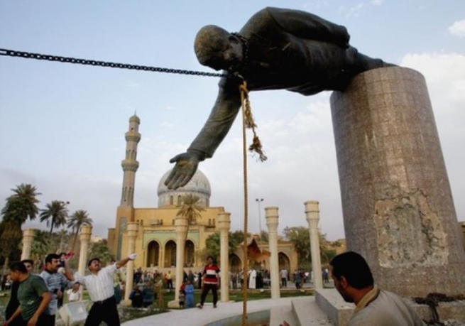  له‌ 9ى نیسانى 2003 كۆتایى به‌ ده‌سه‌ڵاتى رژێمى به‌عس هات 