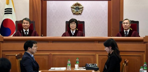 دادگای ده‌ستوری كۆریای باشوور لێكۆڵینه‌وه‌ی‌ له‌گه‌ڵ سه‌رۆك ده‌ستپێكرد 