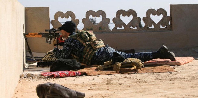 پۆلیسی فیدراڵی عیراق بۆ خه‌ندان: فڕۆكه‌خانه‌ی‌ موسڵ له‌رووی‌ سه‌ربازییه‌وه‌ به‌كه‌وتوو داده‌نرێت 