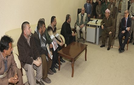 سەرۆكی هەرێمی كوردستان چاوی بە كەسوكاری ئەو پێشمەرگانە كەوت كە لە لایەن داعشەوە بەدیل گیراون
