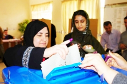 ژمارەیەكی كەمی ئاوارەكان سەردانی بنكەكانی ناوتۆماركردن دەكەن