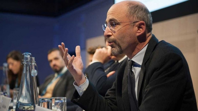 نێردەی ئەمەریكا بۆ ئێران: سزاكان لەسەر ئێران ھەڵناگیرێن